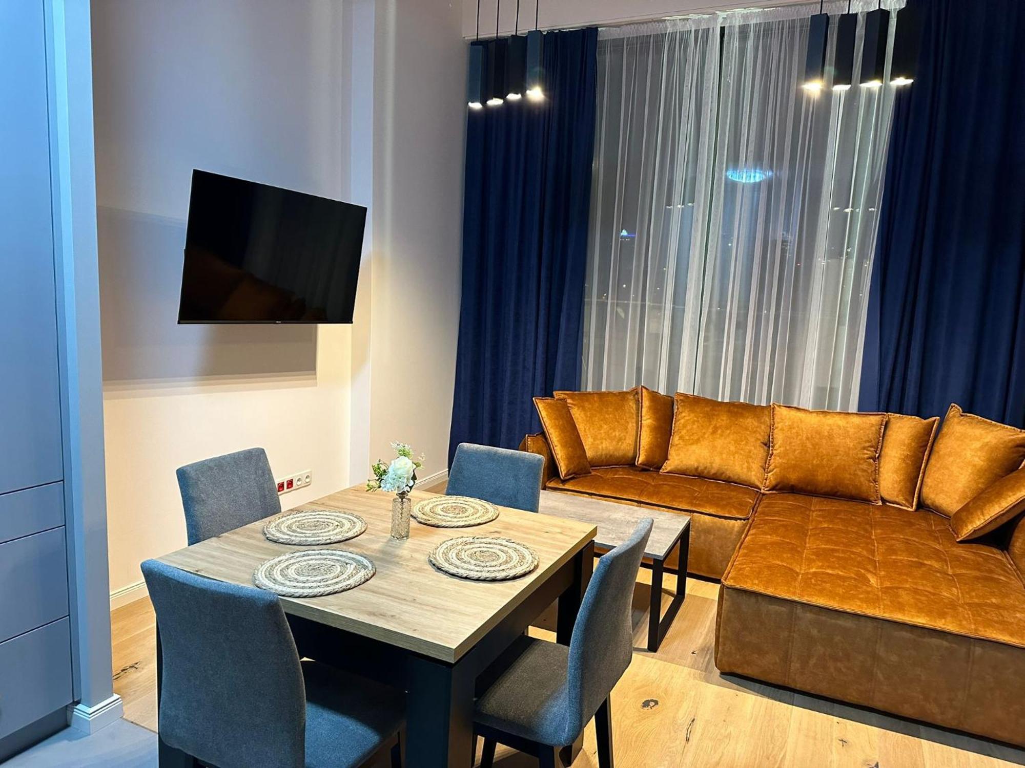 Fuchs Apartment *